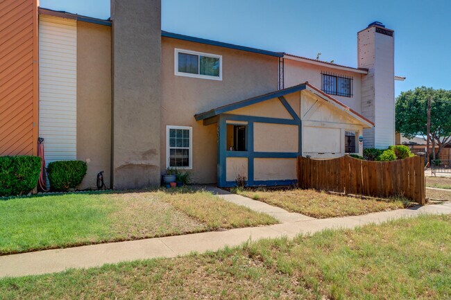 Foto del edificio - 8633 Knoxville Dr