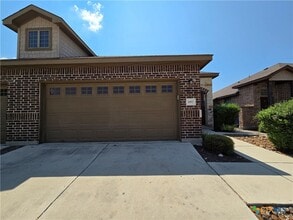 Building Photo - 697 Creekside Cir