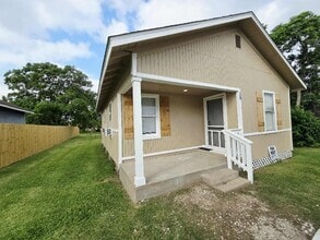 Building Photo - 18 N Avenue C