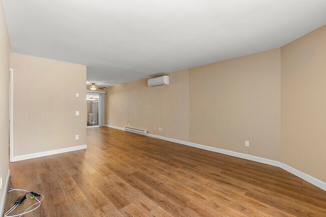Foto del edificio - 10267 Black Mountain Rd