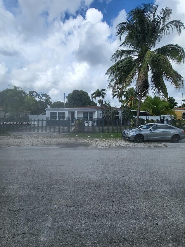 Primary Photo - 801 NW 146th St