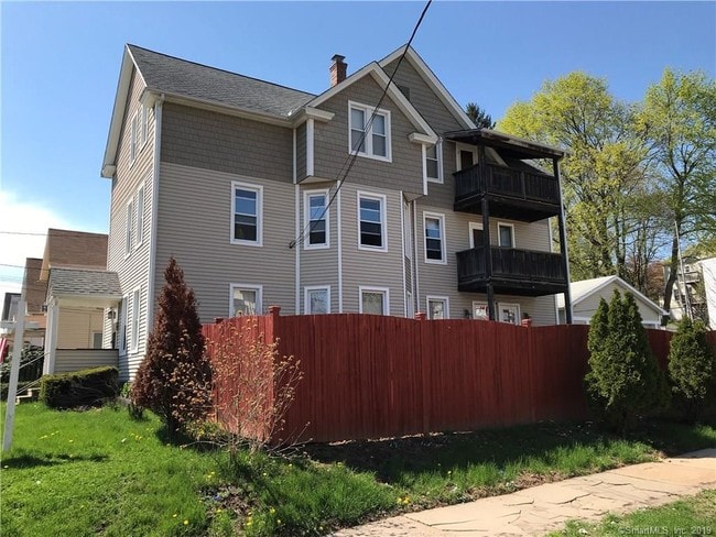 Building Photo - 95 Columbia St