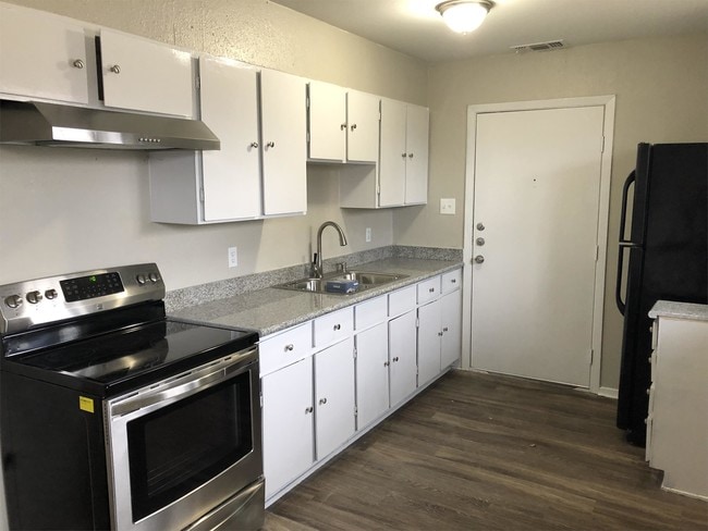 Building Photo - 8730 Cape Valley Dr