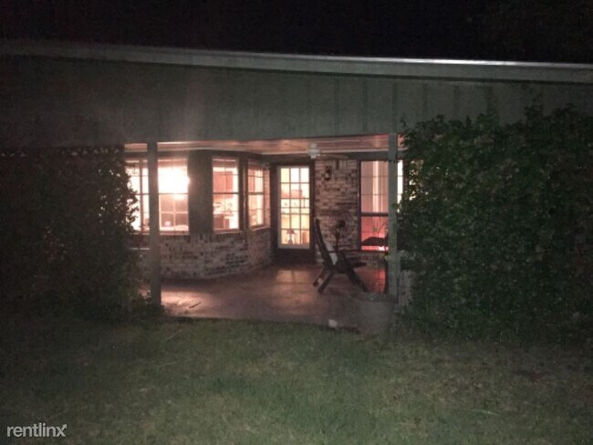 Building Photo - 3 br, 2 bath House - 226 Saratoga Dr