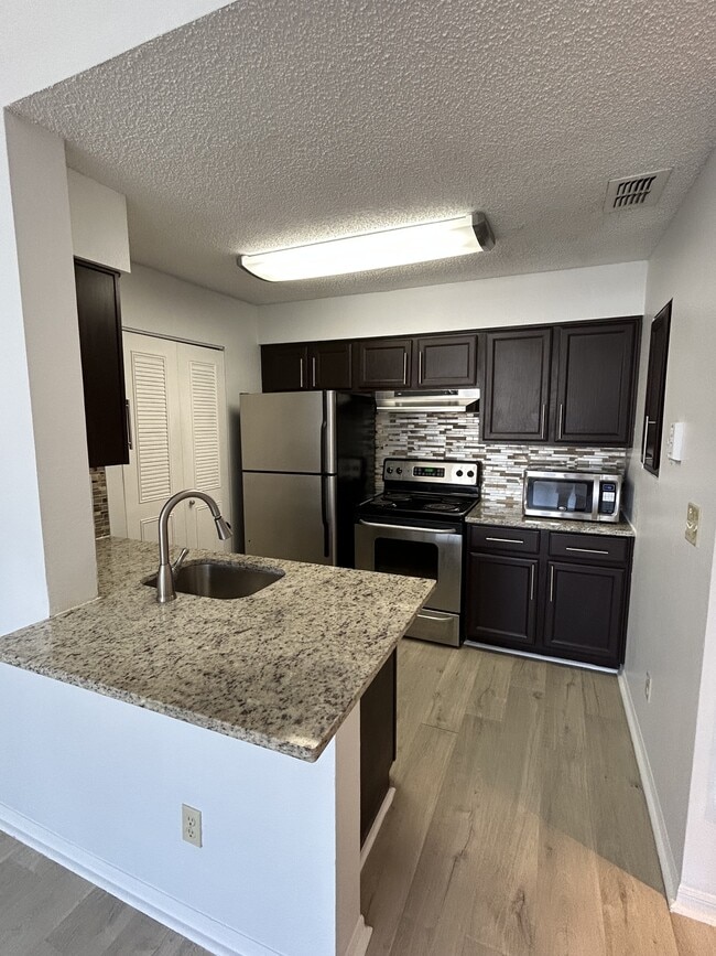 Foto del edificio - 1055 S Hiawassee Rd