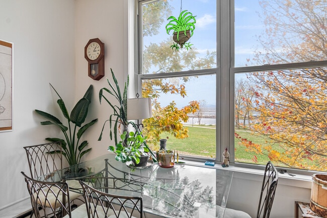 Foto del edificio - 216 Lake St