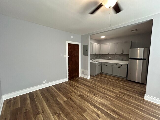 Foto del edificio - 6948 N Ashland Blvd