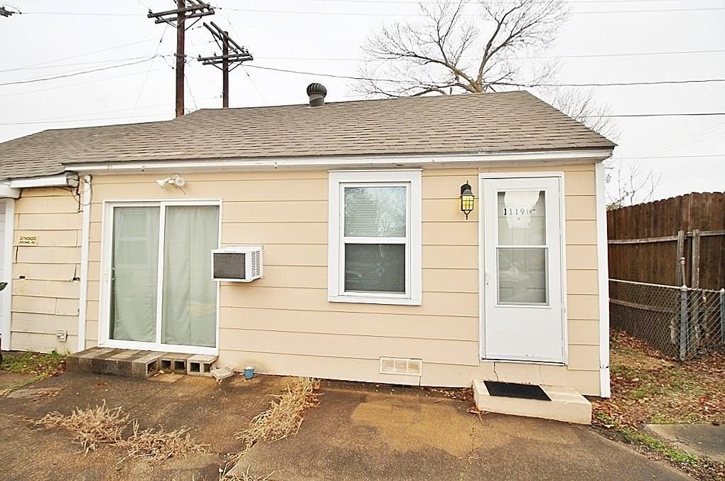 Primary Photo - 1119 Avenue A Ave