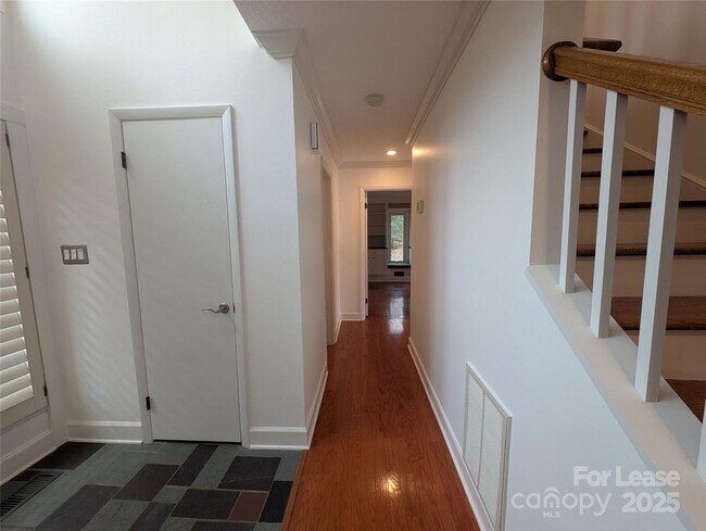 Building Photo - 3023 Shallowood Ln