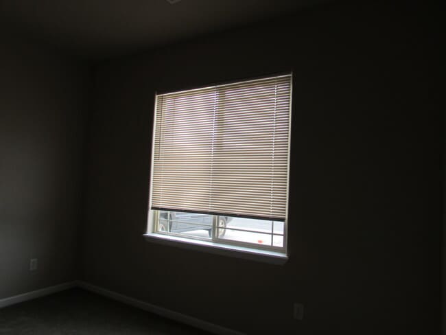 Building Photo - 2483 Terra Ave