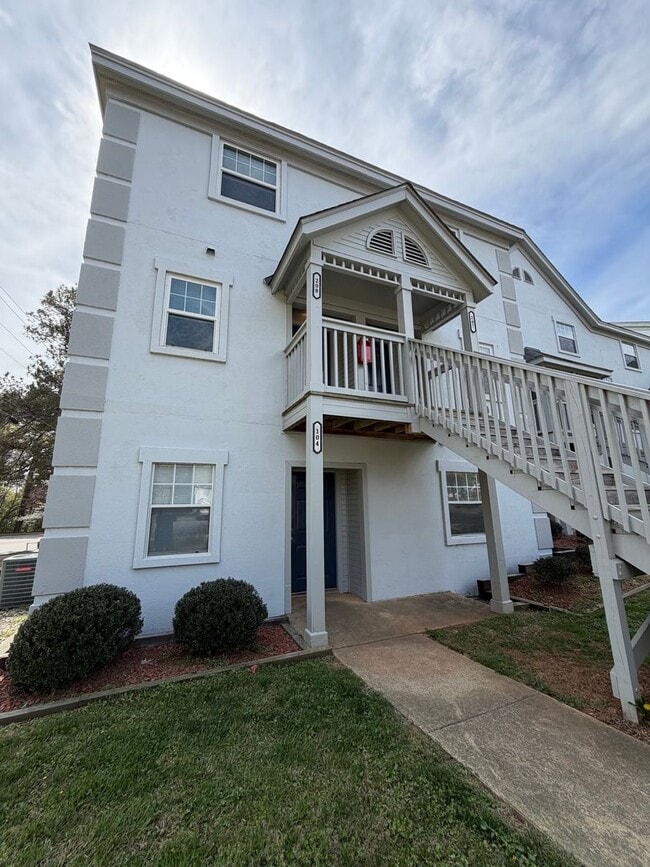 Building Photo - 2522 Avent Ferry Rd