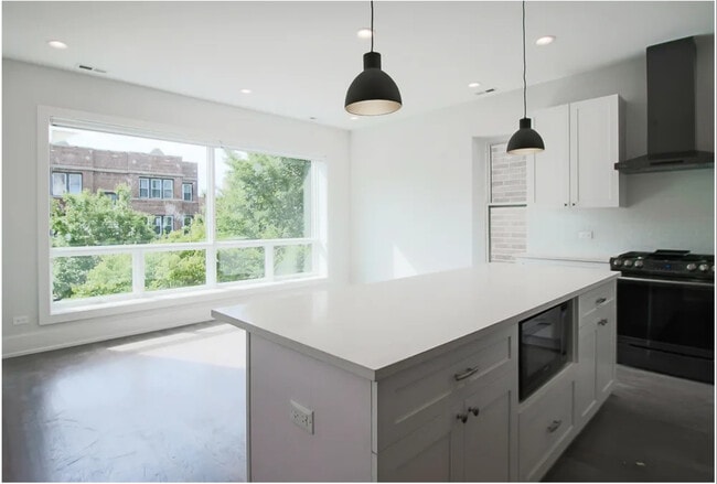 Building Photo - 3415 N Bosworth Ave