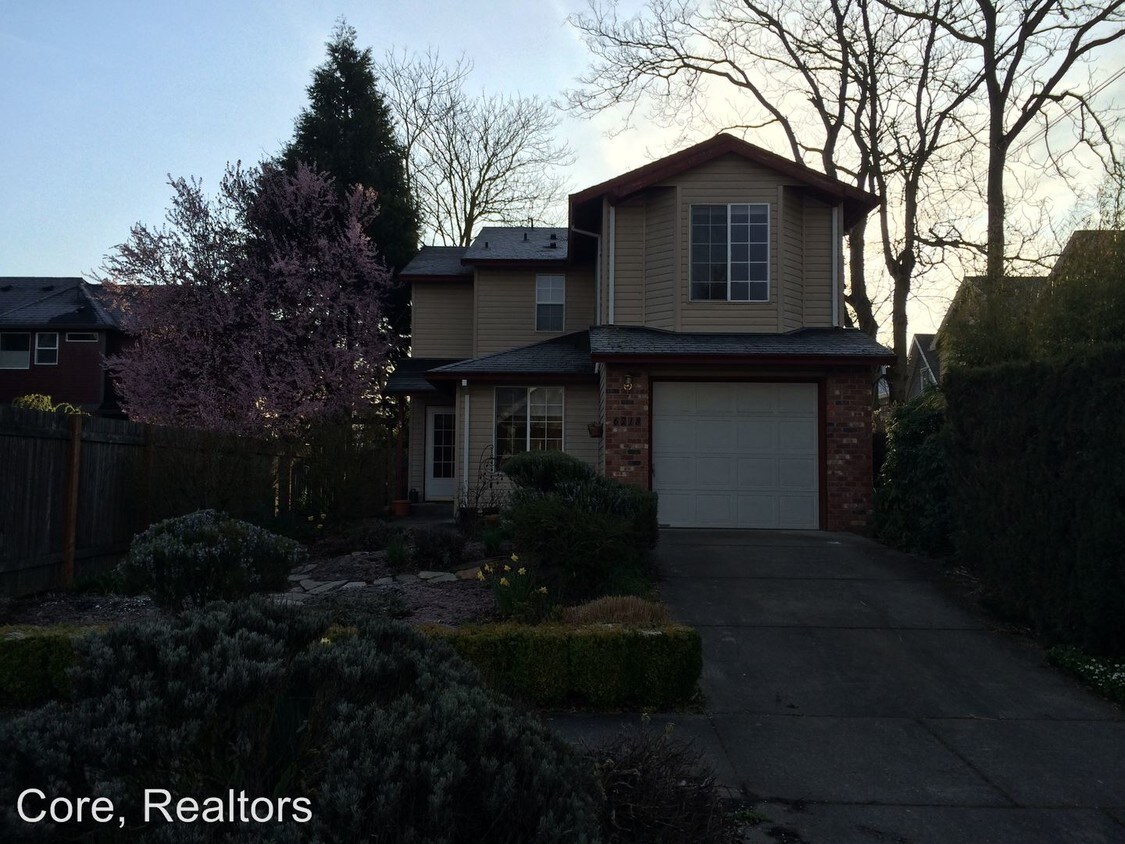 Foto principal - 3 br, 2.5 bath House - 6218 N. Concord Ave.