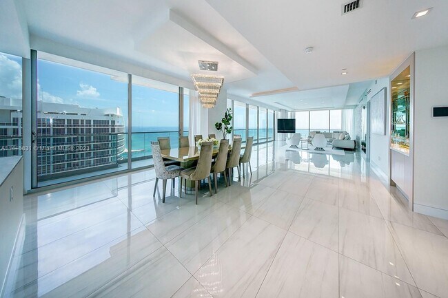 Foto del edificio - 10203 Collins Ave