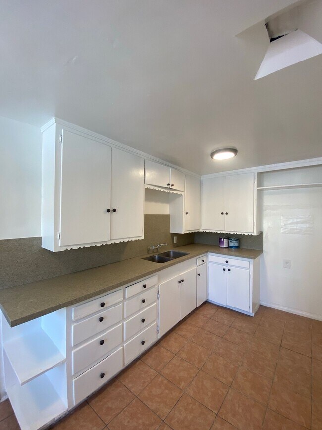 Foto del edificio - 4748 E 56th St