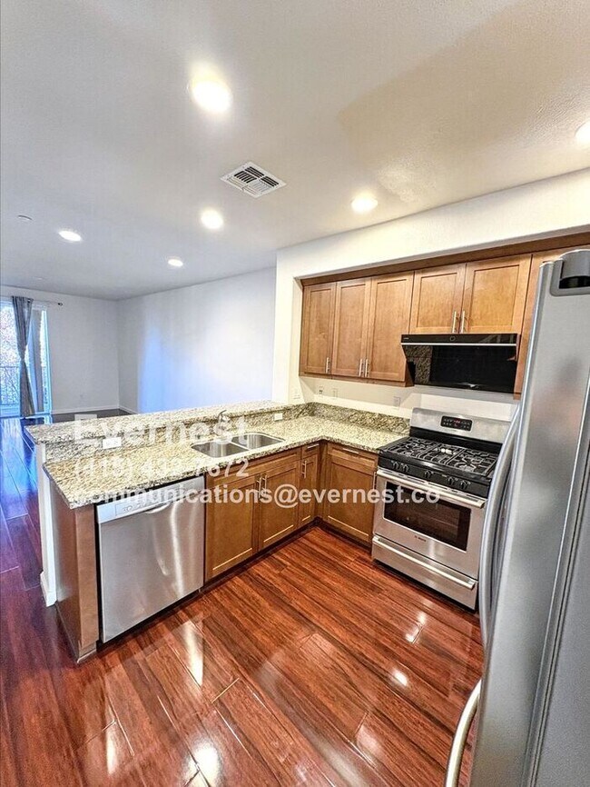 Foto del edificio - 764 Grandview Terrace
