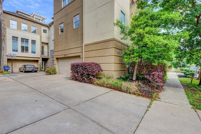 Building Photo - 1406 Stanford St