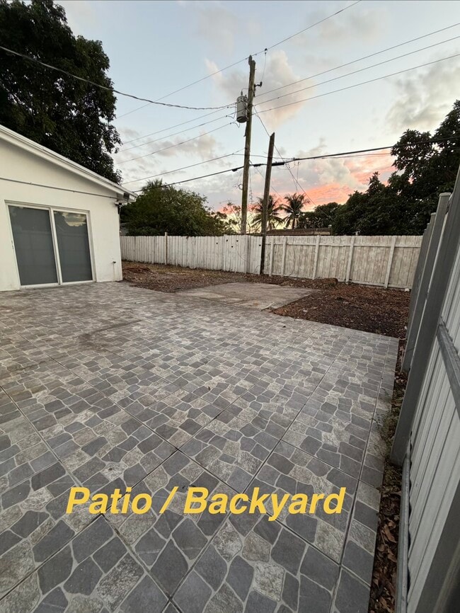 Foto del edificio - 8900 NW 33rd Avenue Rd