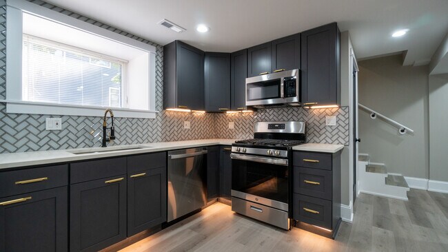 Foto del edificio - 1706 W Balmoral Ave