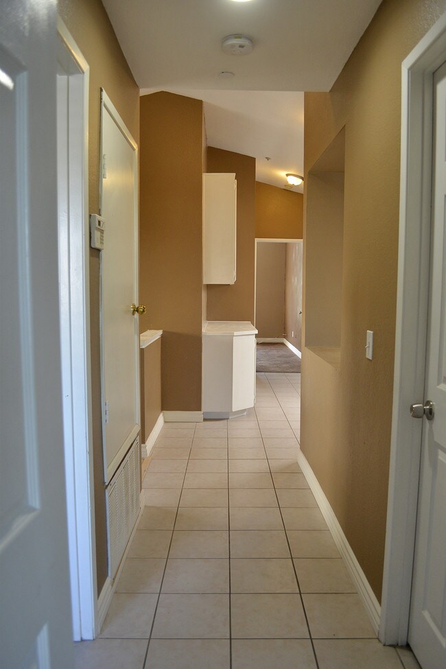 Foto del edificio - 16041 Peach Tree Ln