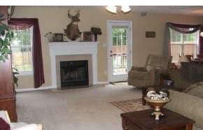 Building Photo - Amazing home with awesome back yard!