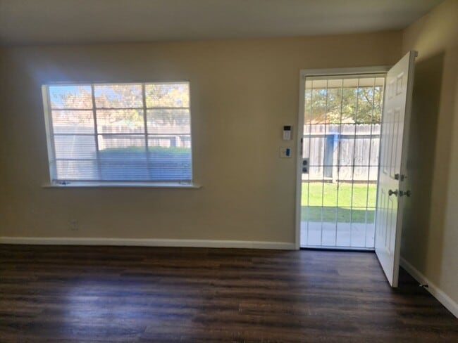 Foto del edificio - 1210 Oregon St