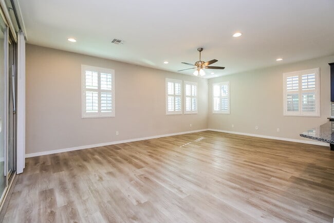 Foto del edificio - 5637 E Alder Ave