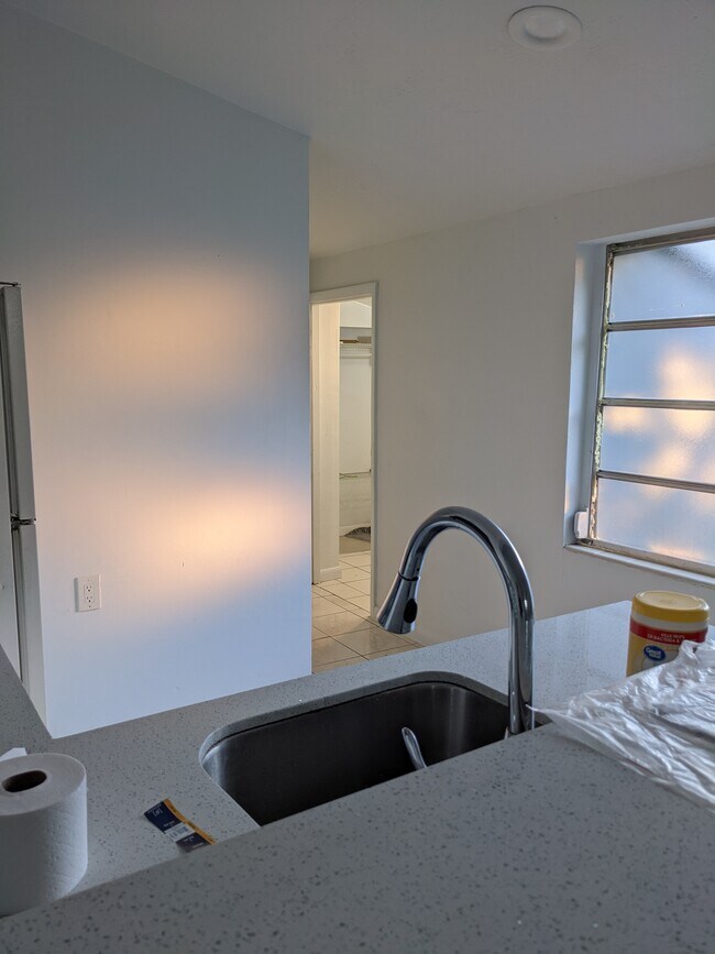 Foto del edificio - 9850 Haitian Dr