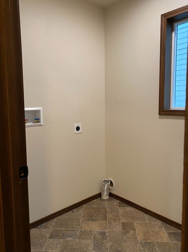 Foto del edificio - Second-Level Living