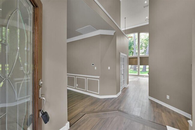 Building Photo - 3062 Lake Island Dr