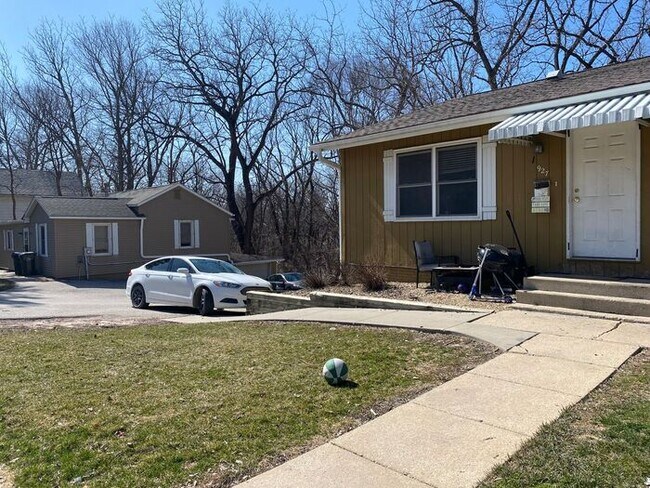 Foto del edificio - $1,500 | 3 Bedroom, 1 Bathroom Duplex | NO PETS | Available for an August 1st, 2026 Move In!