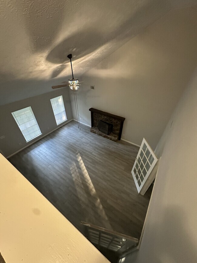 Foto del edificio - 8406 Red Cedar Way