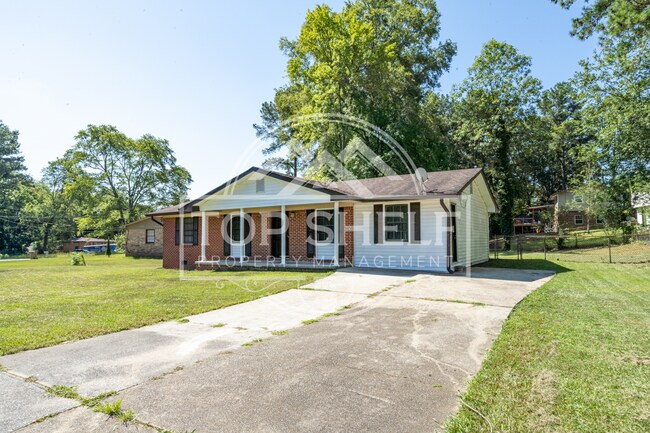 Building Photo - 387 Roxbury Dr