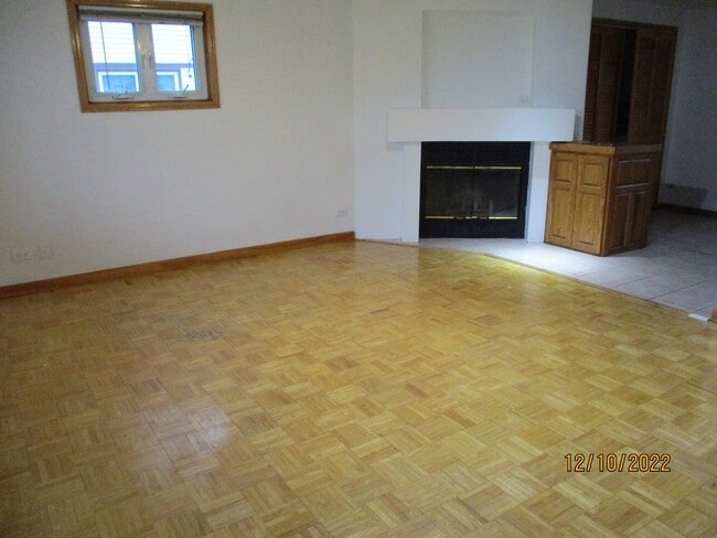 Building Photo - 4200 W 90th Pl