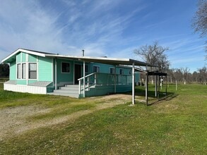 Building Photo - 4905 Pinehurst Rd