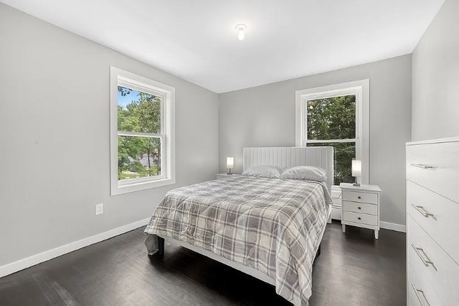 Building Photo - 3 Sylvan Pl