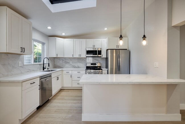 Building Photo - 2915 Filbert St