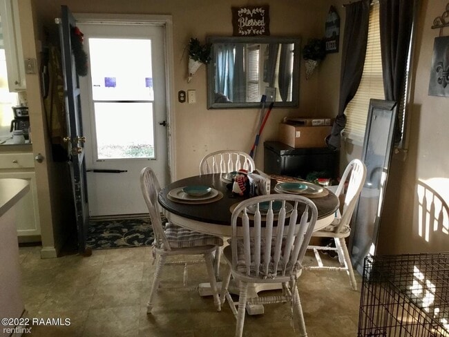 Building Photo - 2 br, 1 bath House - 531 Chickasaw Dr