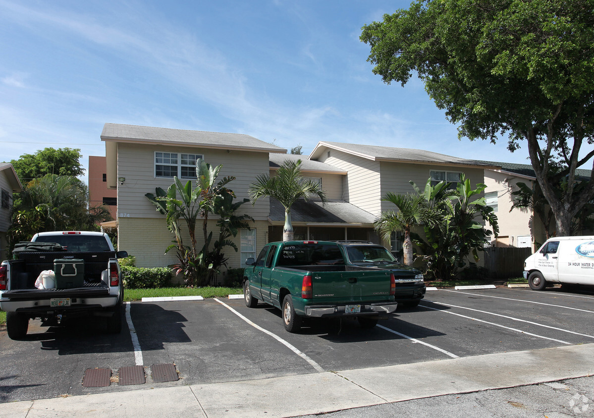 Primary Photo - Deerfield Place Apartments & Townhomes