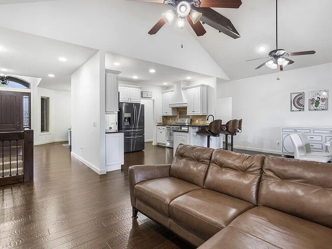 Building Photo - 2956 S Ranch Dr