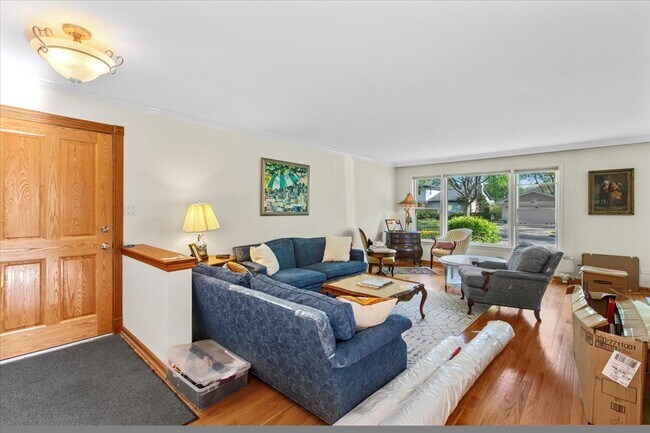 Building Photo - 3206 Greenleaf Ave