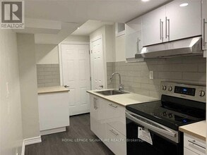 Building Photo - 61 Frenchpark Cir