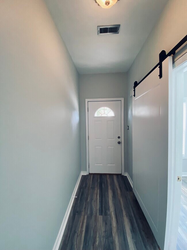 Foto del edificio - 1915 Dinwiddie Ave