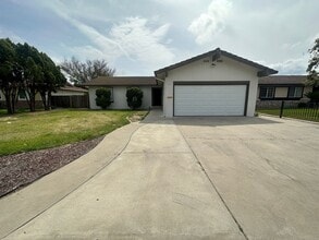 Building Photo - 310 Hedstrom Rd