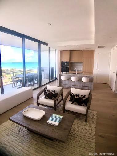 Foto principal - 8701 Collins Ave