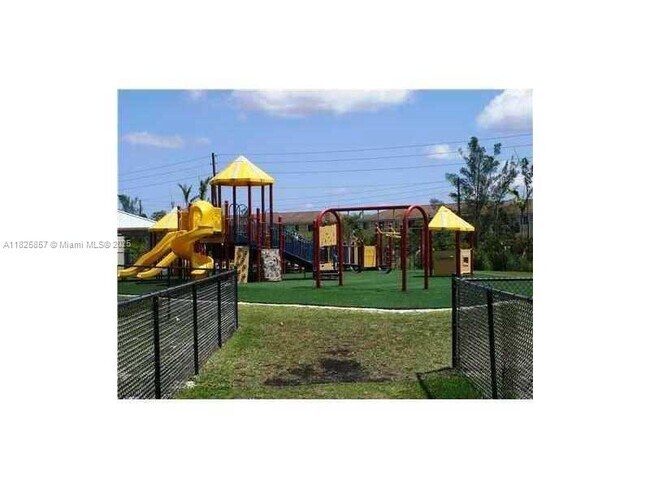 Foto del edificio - 2931 SE 13th Rd