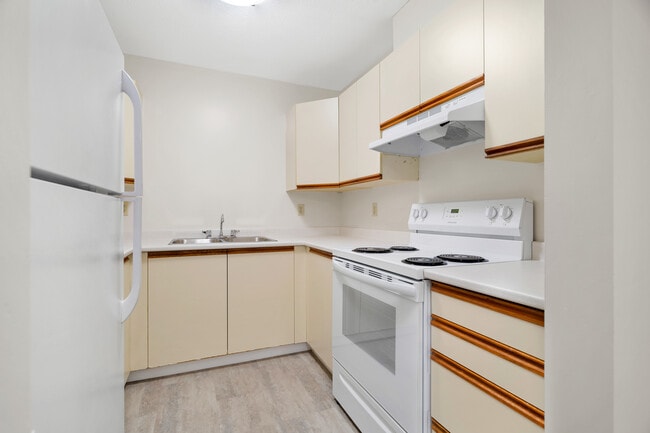 Building Photo - Century Village