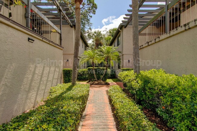 Foto del edificio - 1096 Azalea Ln