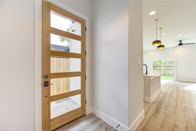 Foto del edificio - 3714 Mainer St