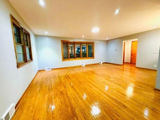 Foto del edificio - 2791 N Forest Rd